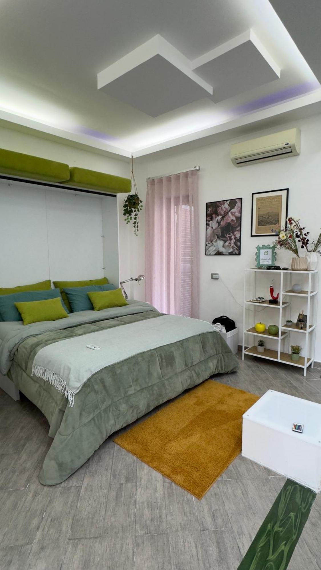 Appartement La Casa Di Roy Napels